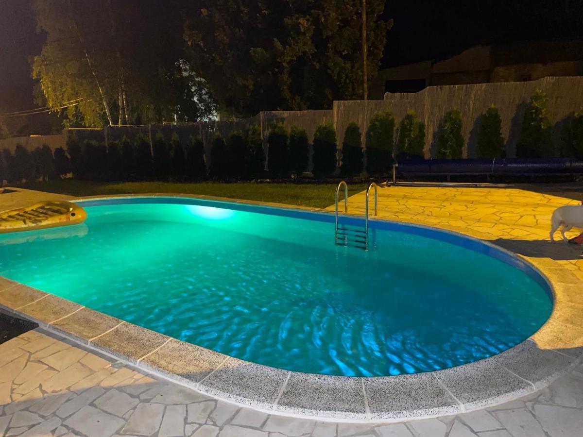 Mika'S Poolhouse Villa Belgrad Dış mekan fotoğraf
