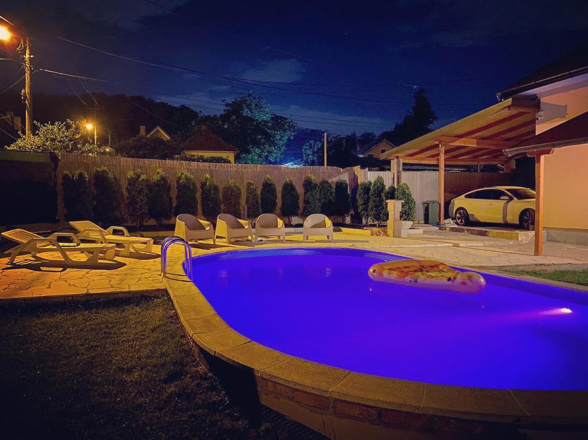 Mika'S Poolhouse Villa Belgrad Dış mekan fotoğraf
